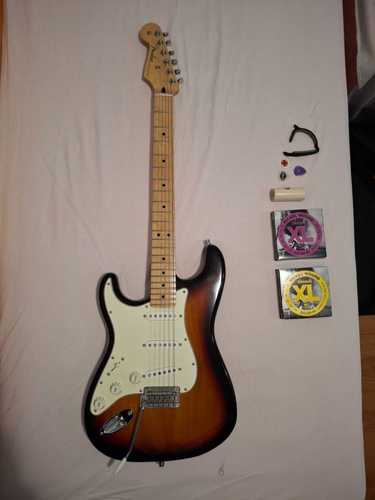 Електрическа / рок китара Fender Stratocaster за лява ръка