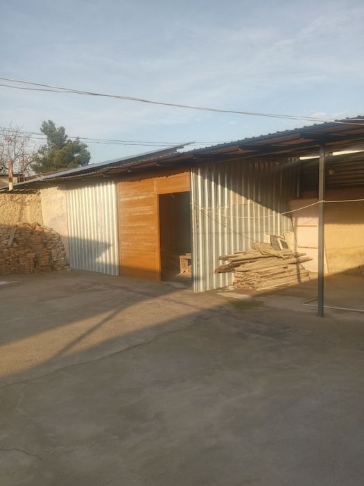 Продаётся участок с домом на чорсу