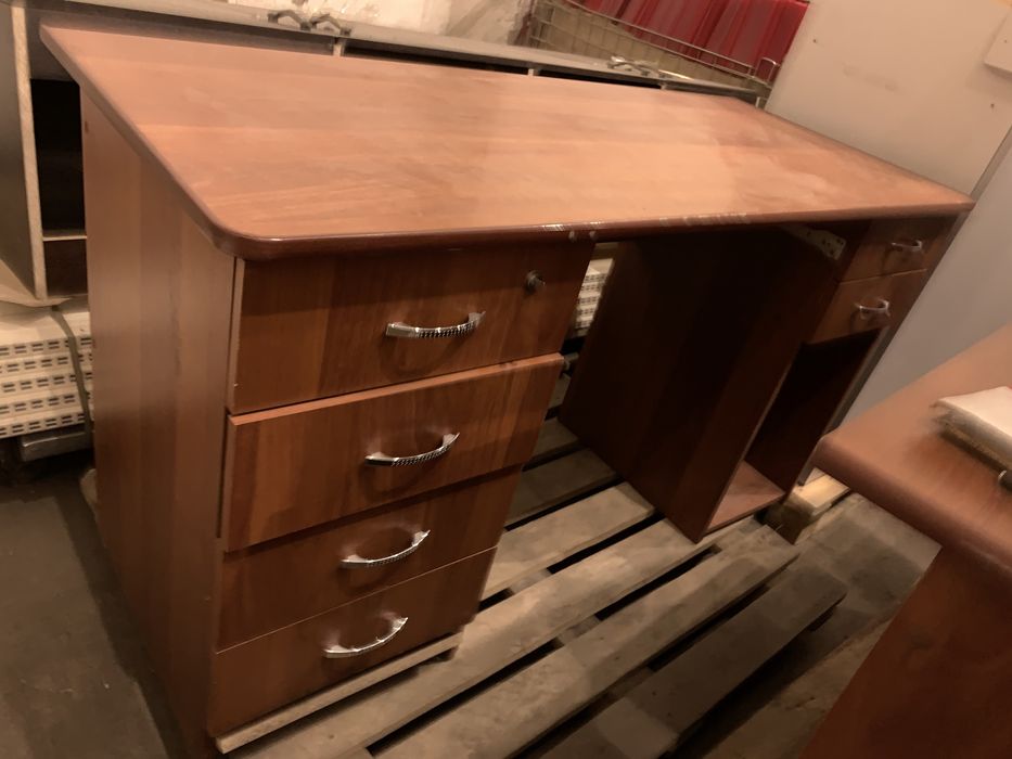 Продам офисные столы, полки для документов