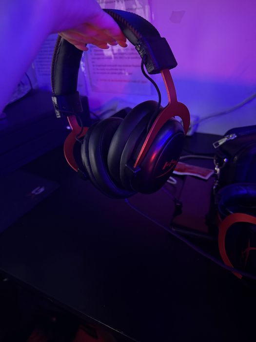 Продам наушники HyperX cloud2