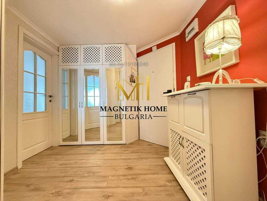Уникален тристаен апартамент до църква Кирил и Методий в супер център
