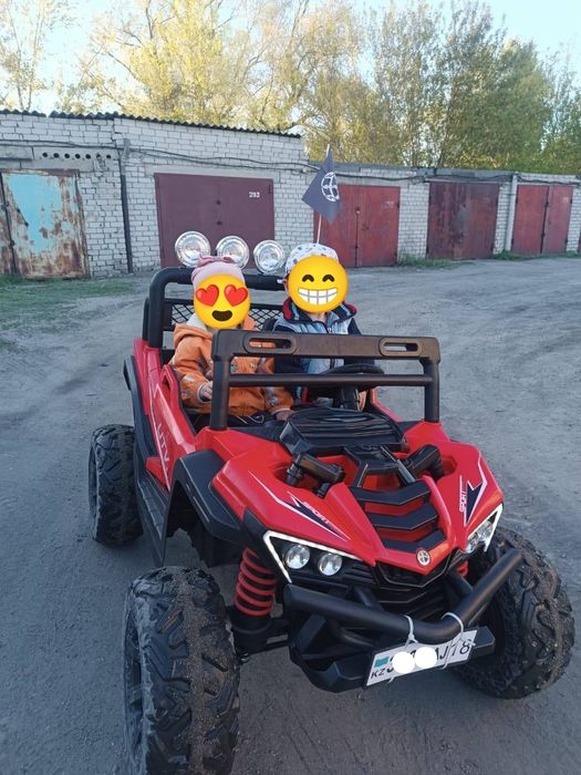 Продам автомобиль детский двухместный багги