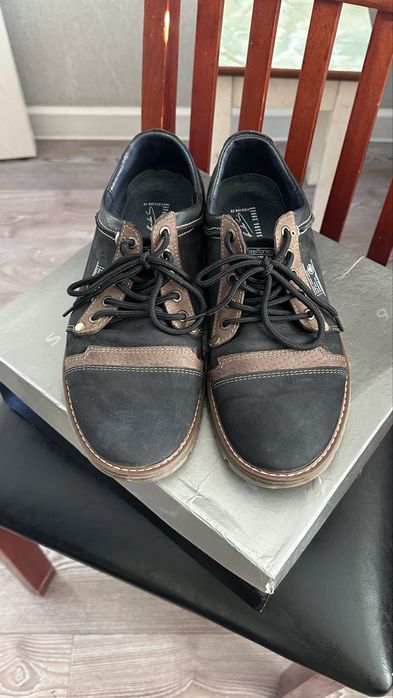 Продам мужские ботинки осень осенние