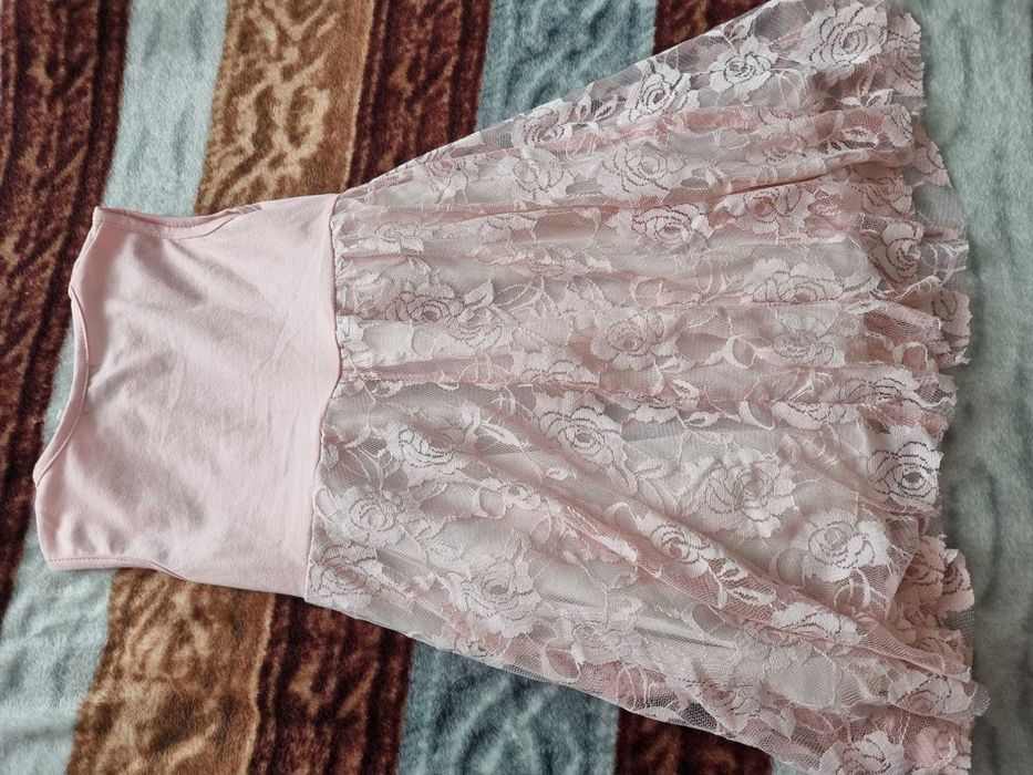 Продам платье для девочки