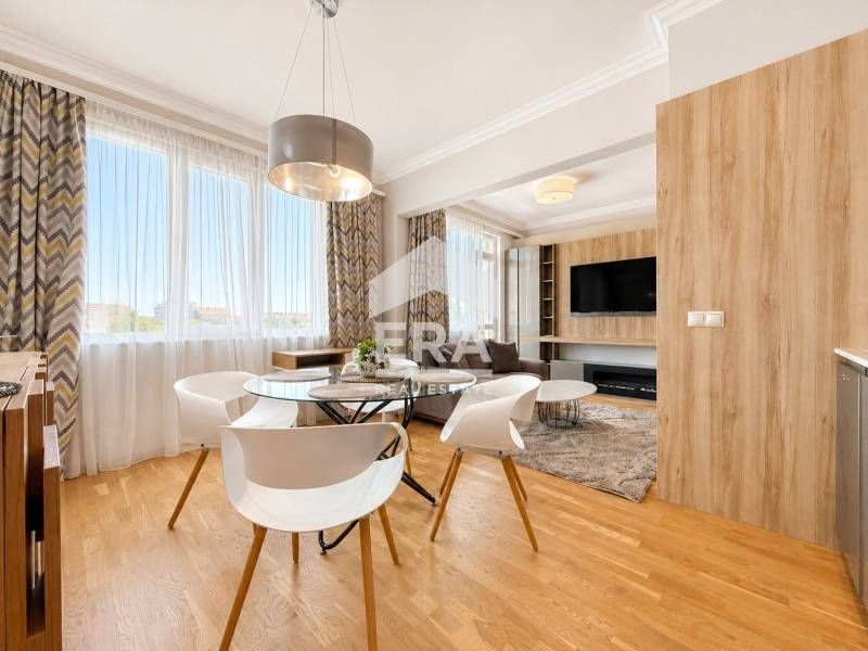 Дава се под наем Двустаен апартамент в София, Център - 67 кв.м за 1196.97 € - Снимка #3