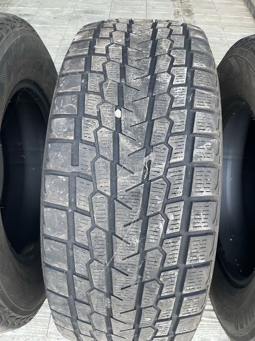 Продам зимние шины Yokohama