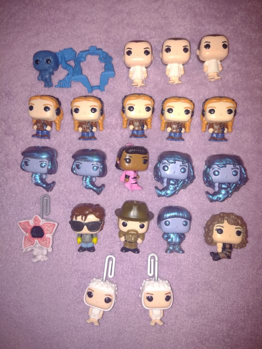 Vând / dau la schimb figurine Minecraft/Stranger Things Kinder Joy