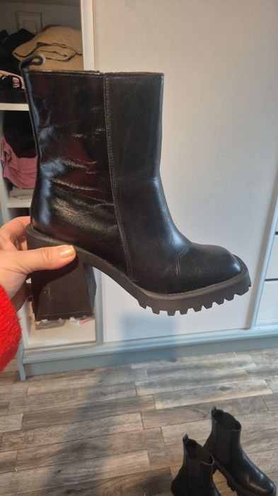 Ghete de piele noi