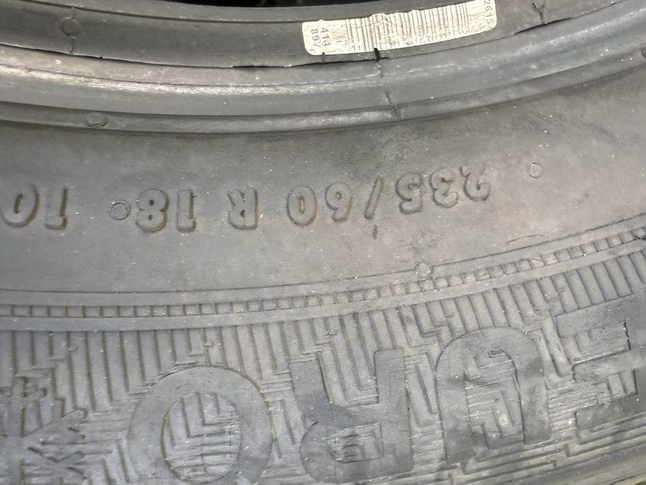 235 60 18 /4 бр гумите са във перфектно състояние !