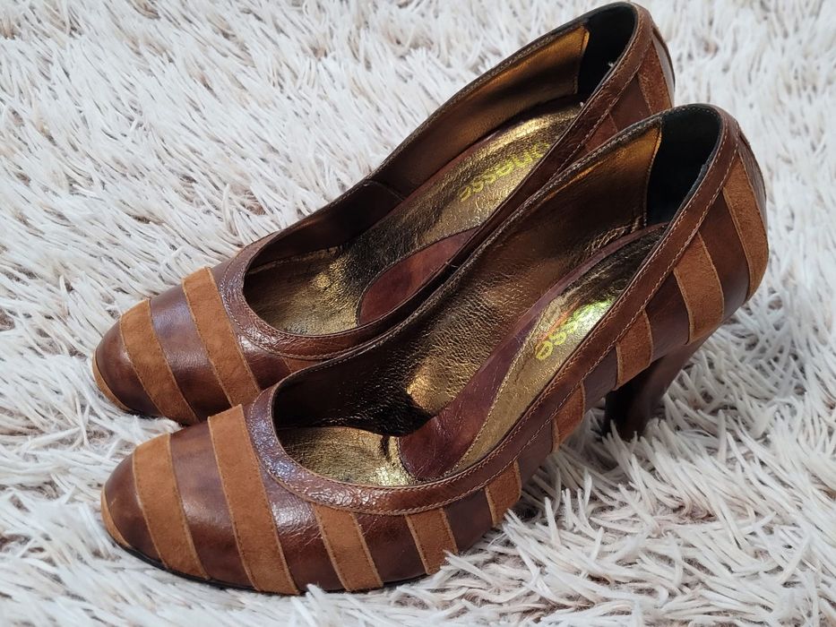 Pantofi de piele  cu toc marca Veronese 37