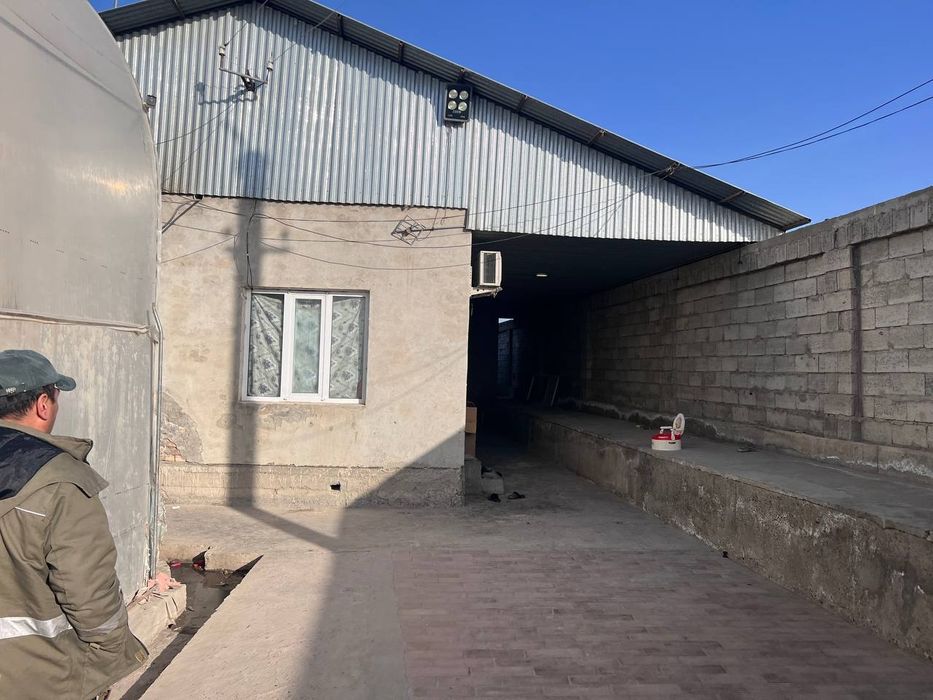 Buxoro shaxridan tayyor ishlab turgan issiqxona binosi  sotiladi