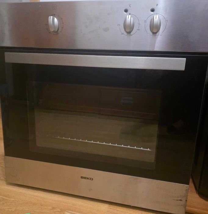 Vand cuptor incorporabil BEKO utilizat