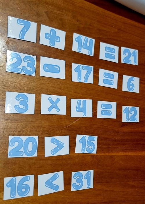 Joc educativ – Operații matematice și comparații