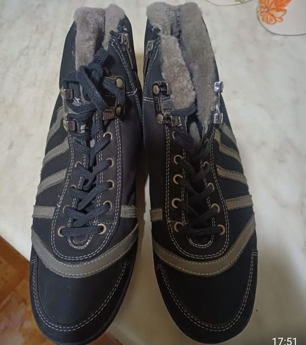 Продается зимние ботинки