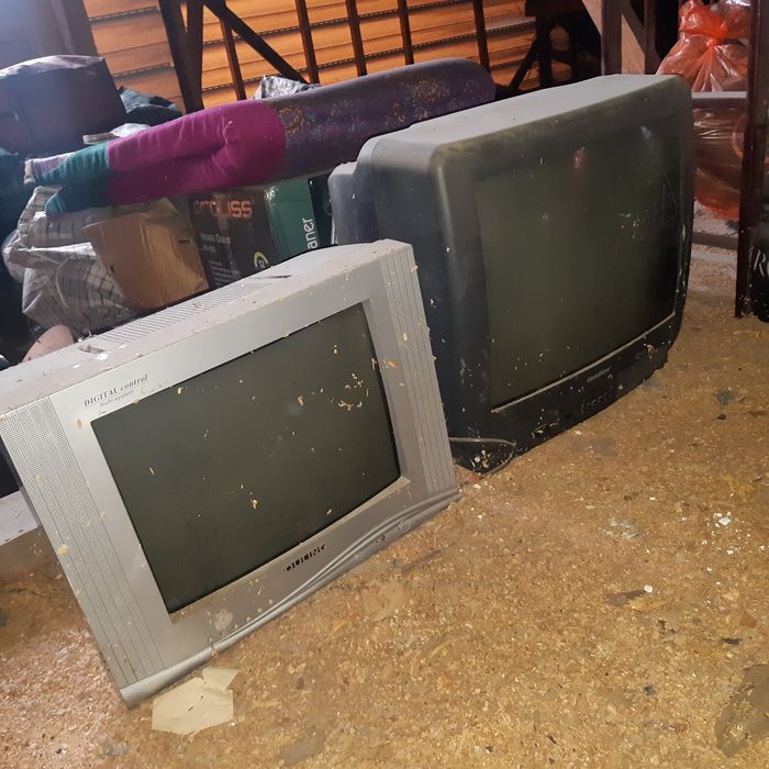 Продам телевизор срочно