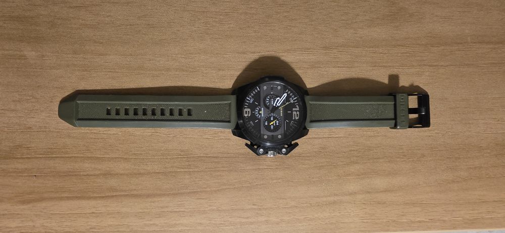 продавам мъжки часовни Diesel, Police,Tommy