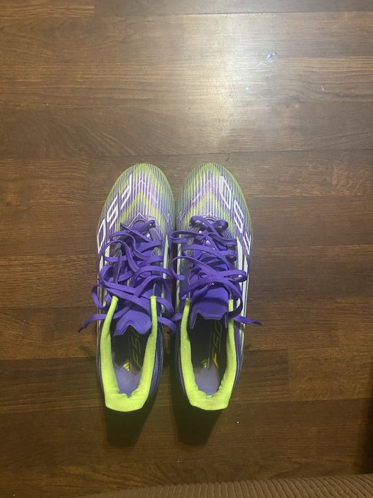 Ghete de fotbal cu crampoane adidasi f50 marimea 43 350 de lei negoc