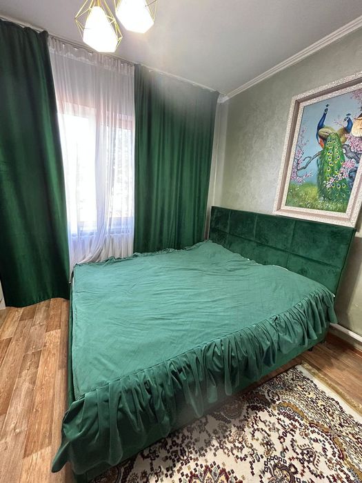 Кровать спальная