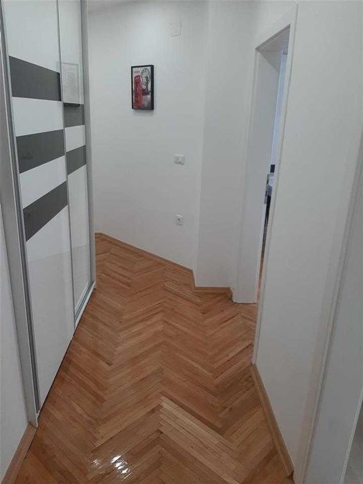 Дава се под наем Тристаен апартамент в Пловдив, Съдийски - 85 кв.м за 413.1 € - Снимка #6