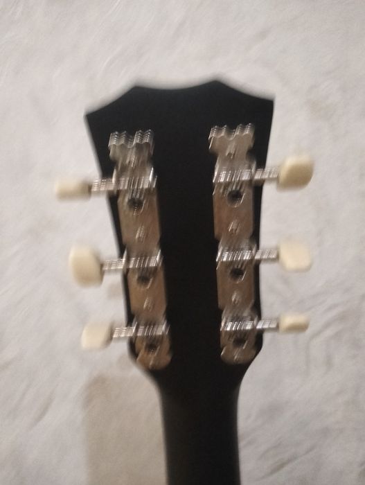 Гитара акустическая