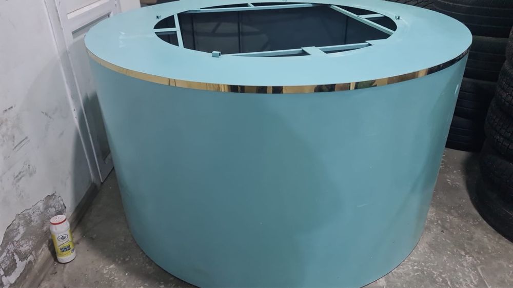 Подиум витрина торец