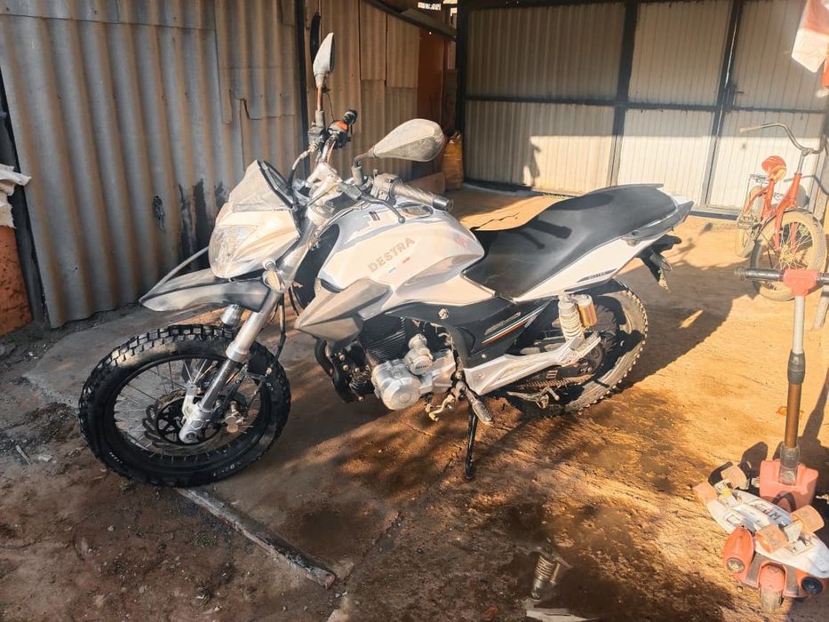 Destra Zongshen 150cc.