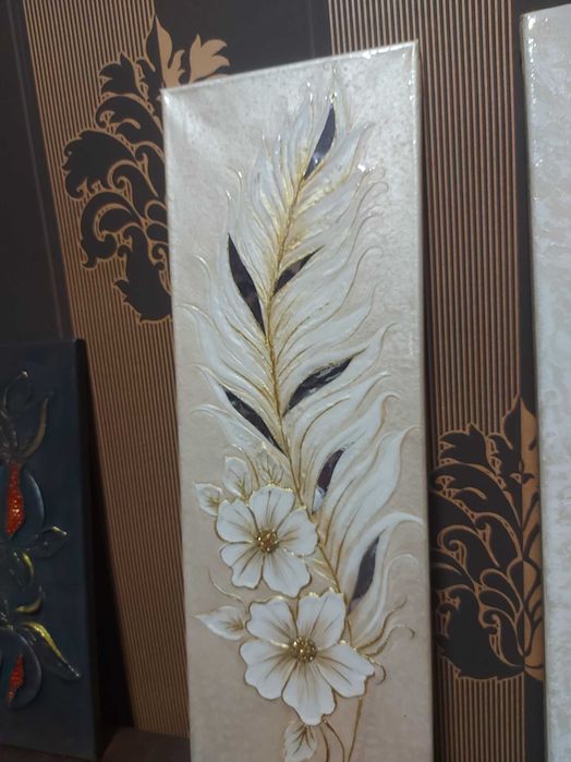 Рисувам картини по поръчка.