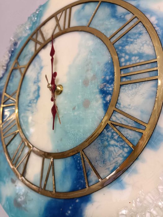 Настенные часы из эпоксидной смолы