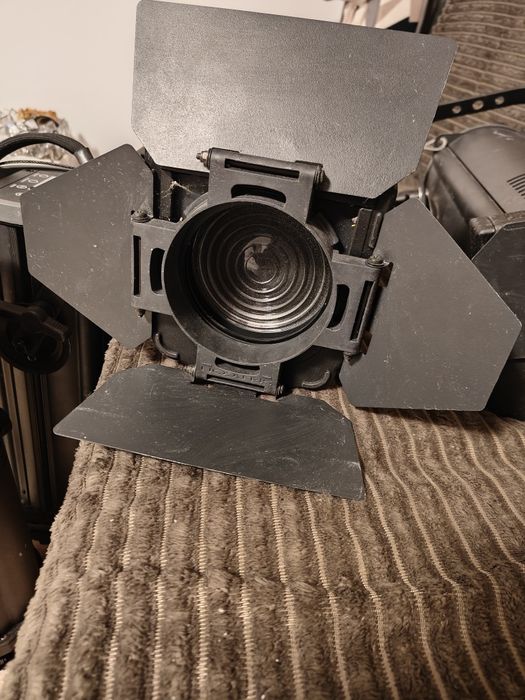 Lampii de scena profesionale Philips selecon