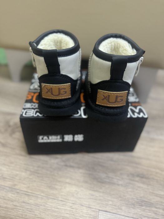 Продам детские зимние сапожки