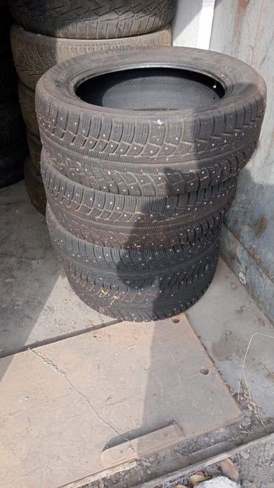 ПРОДАМ зимние шины срочно! Торг!!!