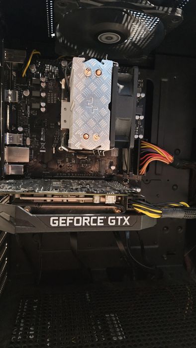 Геймърско PC r5 5500/16gb ram 3600mhz/gtx 1660ti/sdd 120gb/hdd 1tb