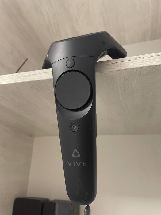 VR шлем HTC Vive (полный комплект)
