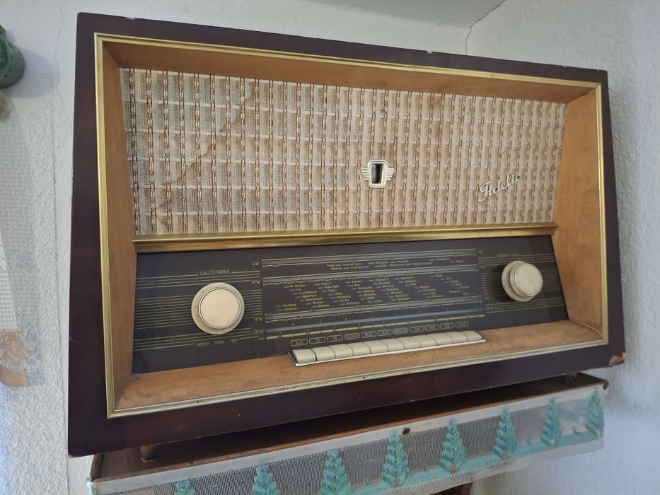 Продавам ретро радио от соц