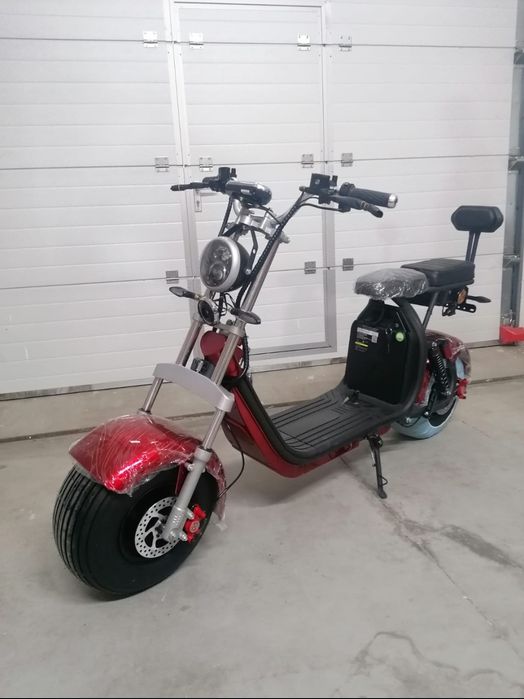 Scuter electric nou cu baterie detașabila