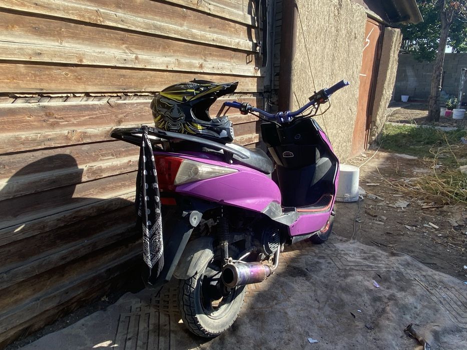 Продам м8 лия срочно