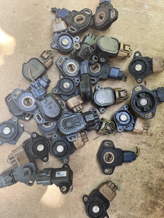 Датчик положения дроссельной заслонки ДПДЗ Honda Toyota