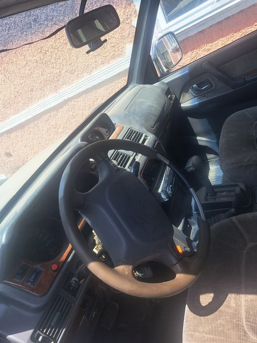 Продам поджеро на запчастям