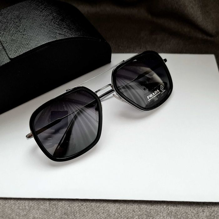 Солнцезащитные очки PR