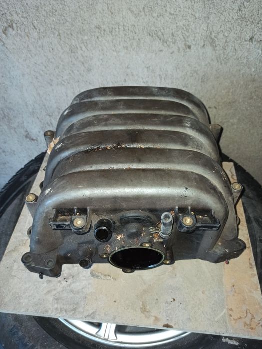 Продам впускной коллектор Ауди а6с5