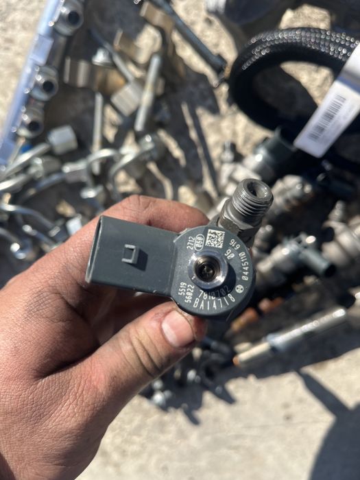 Помпа/дюзи/рейл бмв ф10 ф11 530д 258 конски сили bmw f10 f11 530d 258