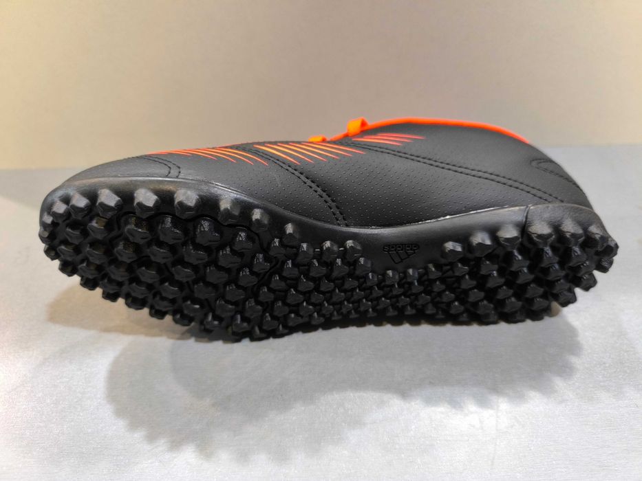 Adidas Predator  N38/24sm.Детски стоножки.Нови.Оригинал.