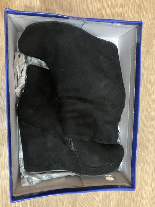 Велурени боти с платформа