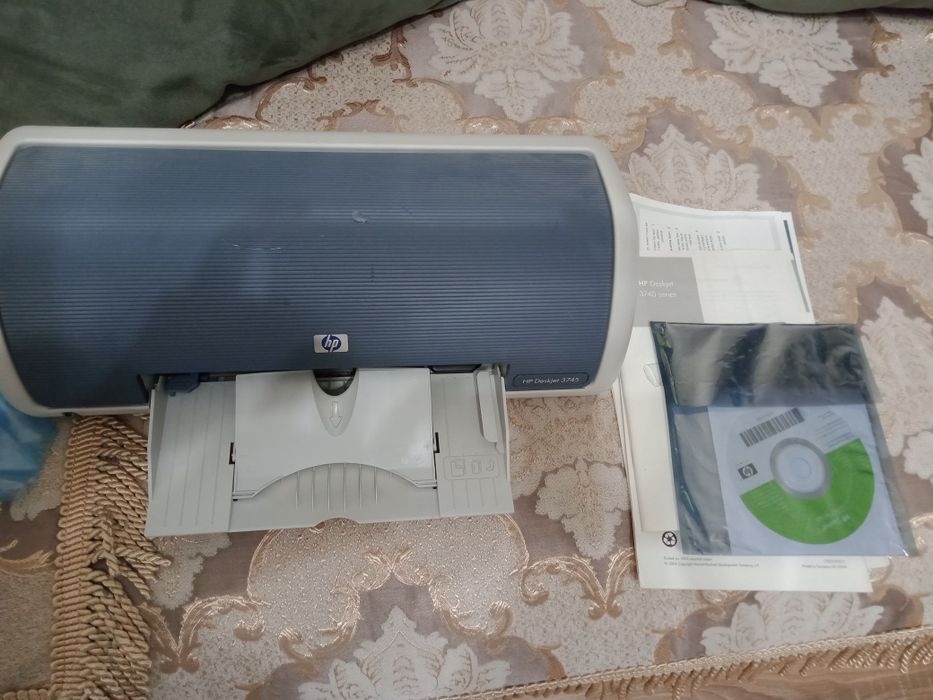 Продам принтер HP Deskiet 3740 series
