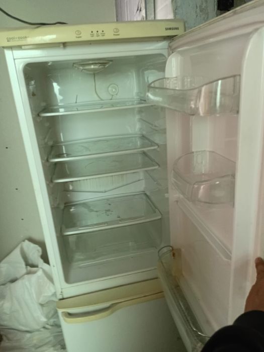 Холодильник Samsung