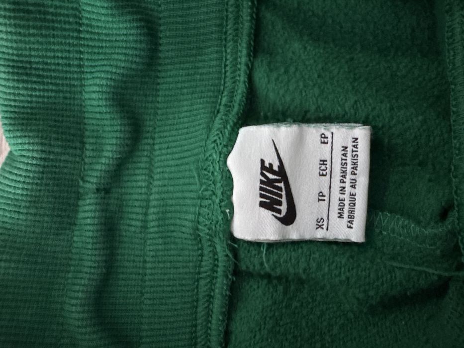 зелен анцуг Nike