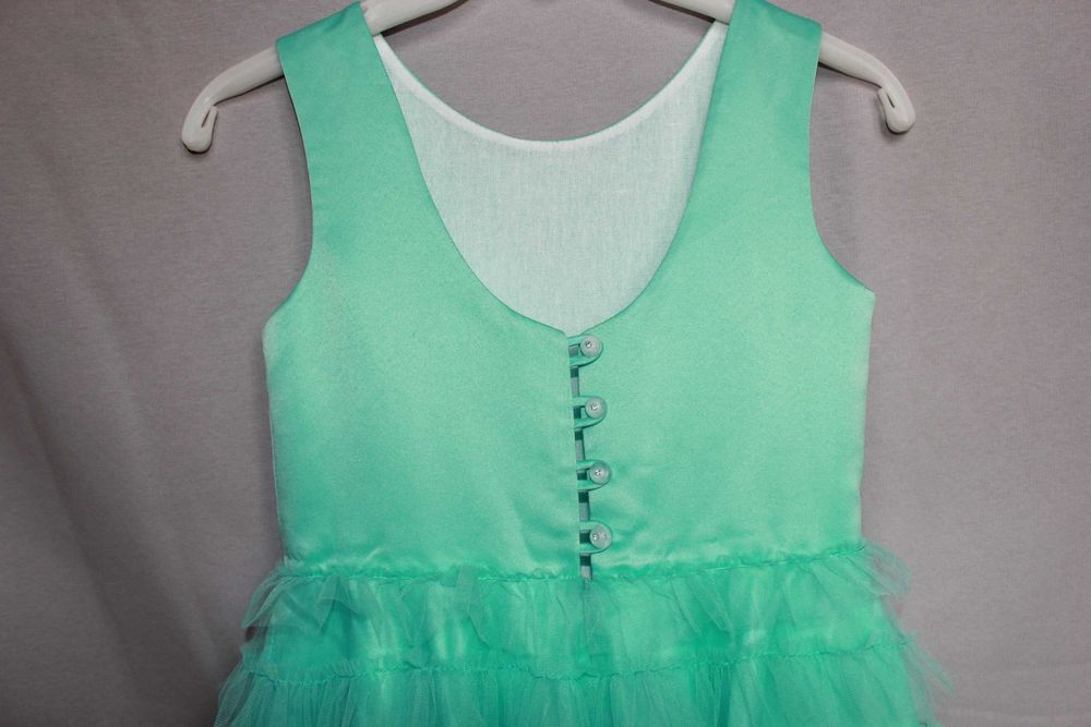 Нарядное платье, рост 134