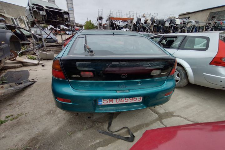 Contact cu cheie Mazda 323 1995 1.5 MT (88 hp)