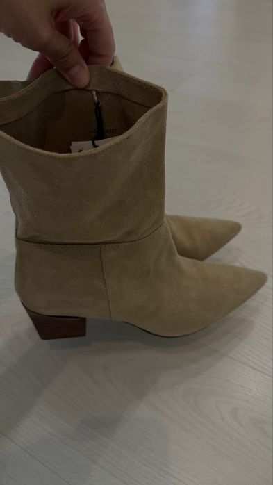 Продам замшевые сапоги Zara