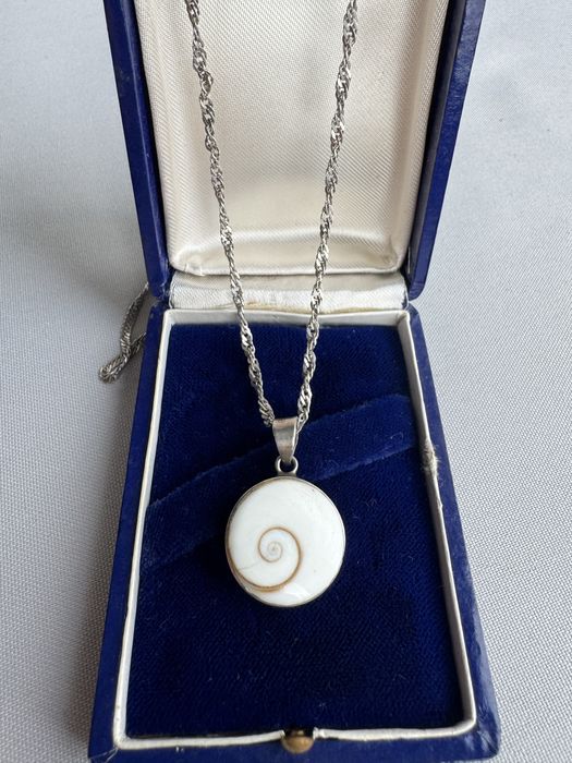 Pandantiv si lant din argint. Perla Shiva